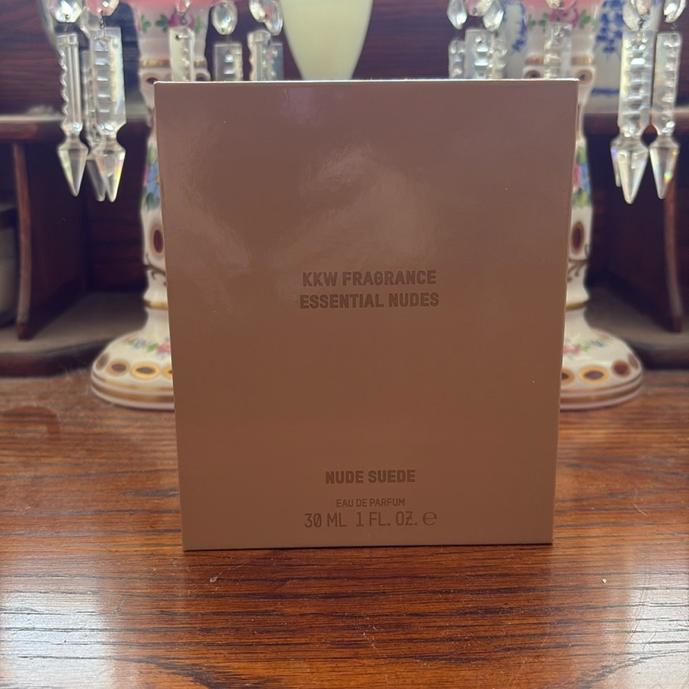 KKW Fragrance
Nude Suede